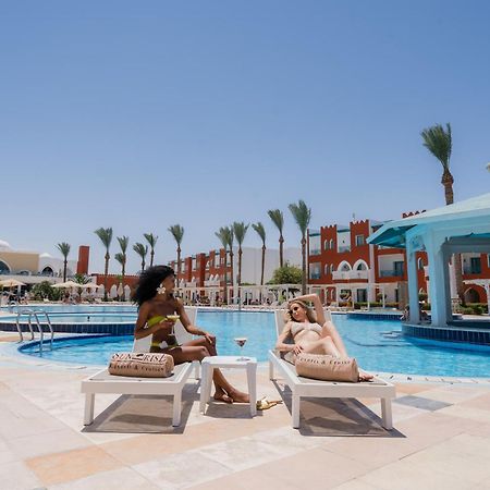 Sunrise Garden Beach Resort Hurghada Exterior photo Pool at the Hilton Sharm El Sheikh