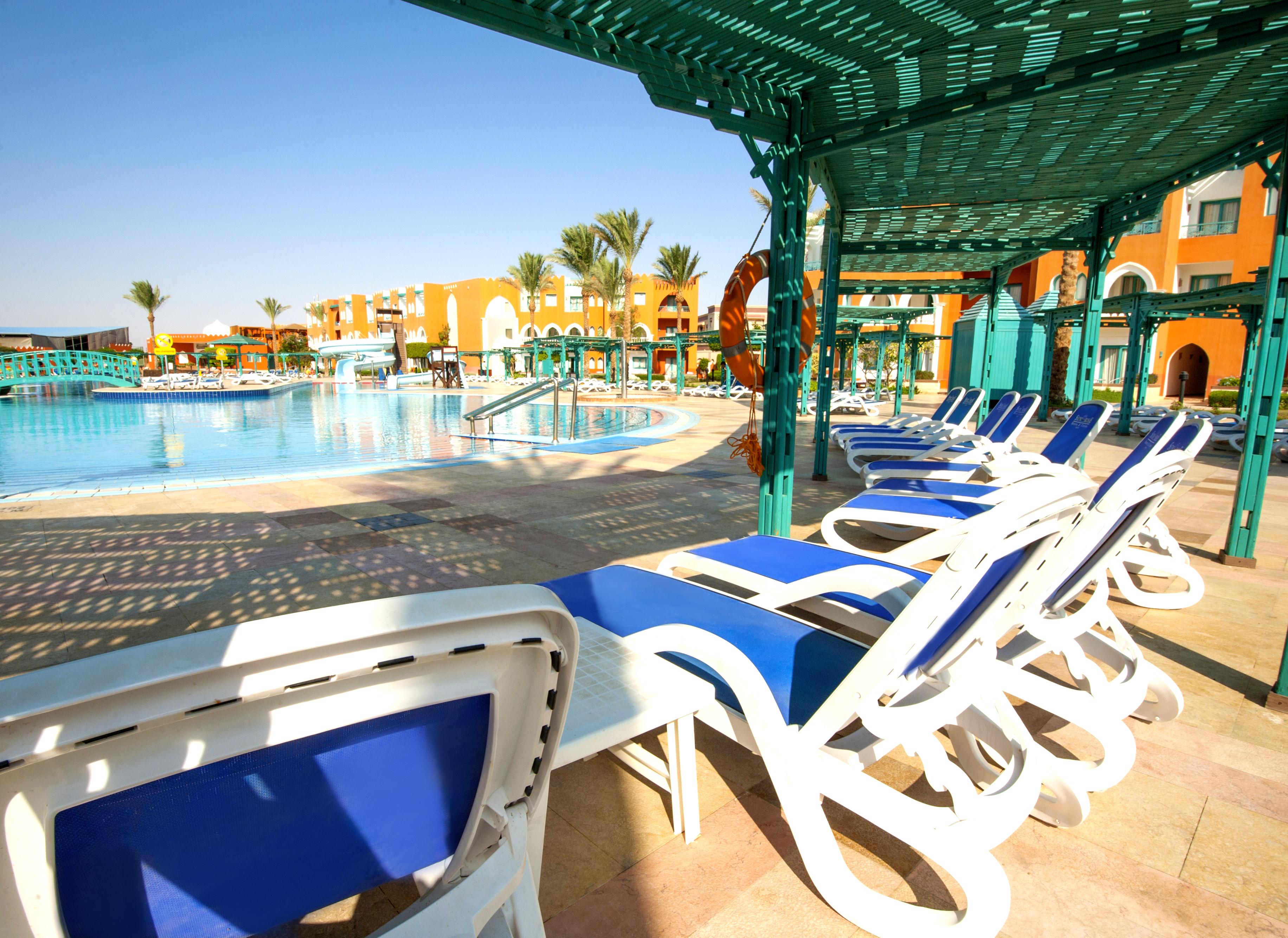 Sunrise Garden Beach Resort Hurghada Exterior photo A pool at a hotel in Egypt