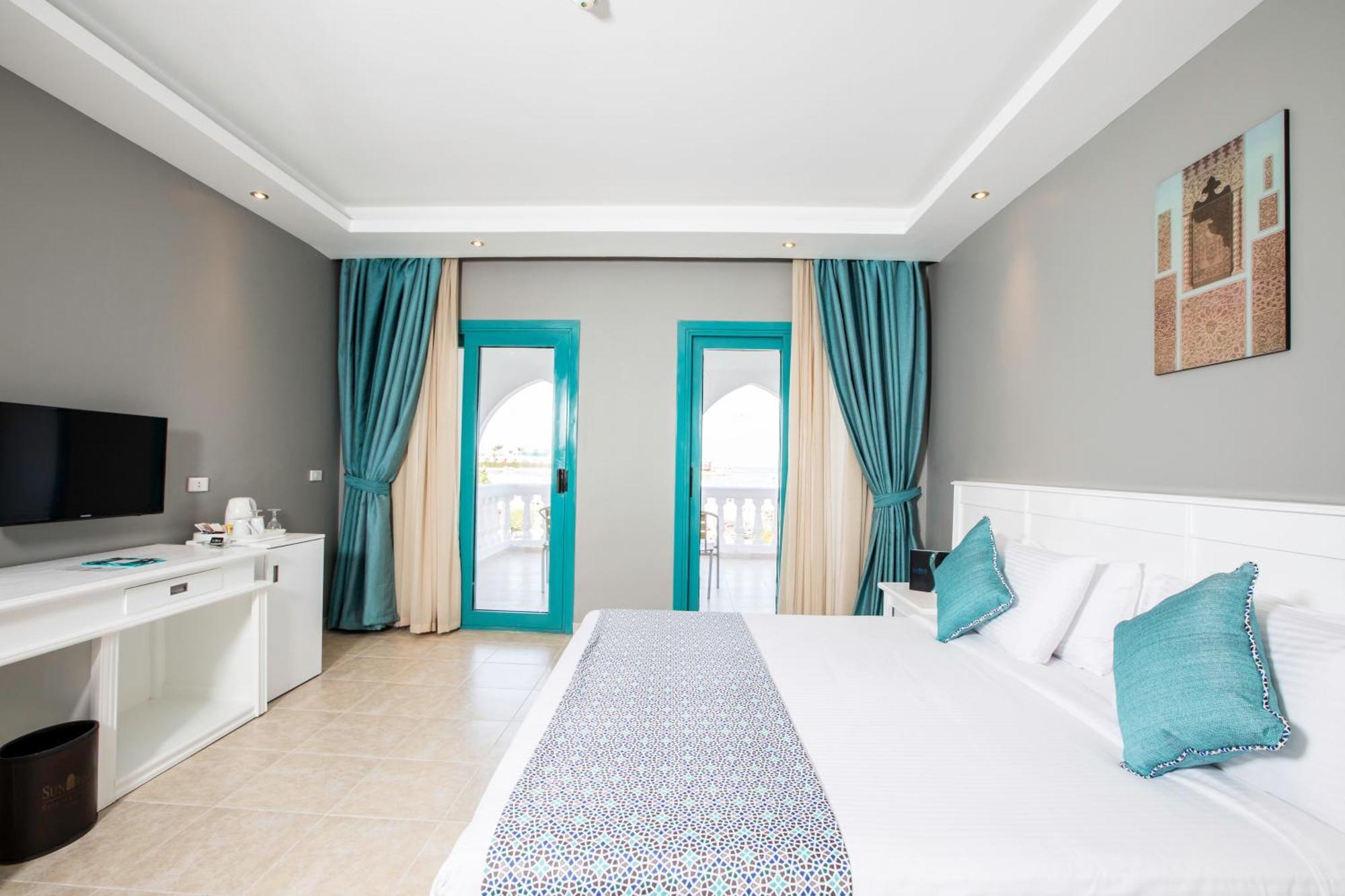 Sunrise Garden Beach Resort Hurghada Room photo A room at the hotel