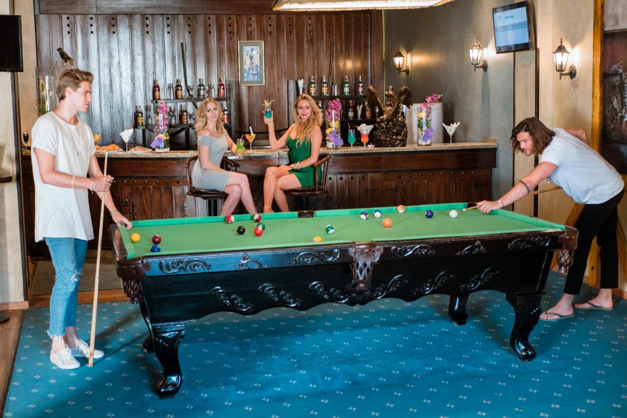 Sunrise Garden Beach Resort Hurghada Exterior photo Pool table